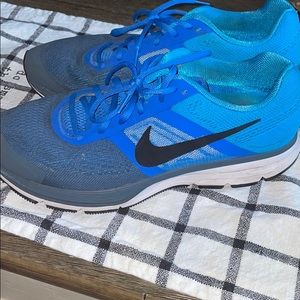 Men’s Nike Pegasus 30 - Size 11!